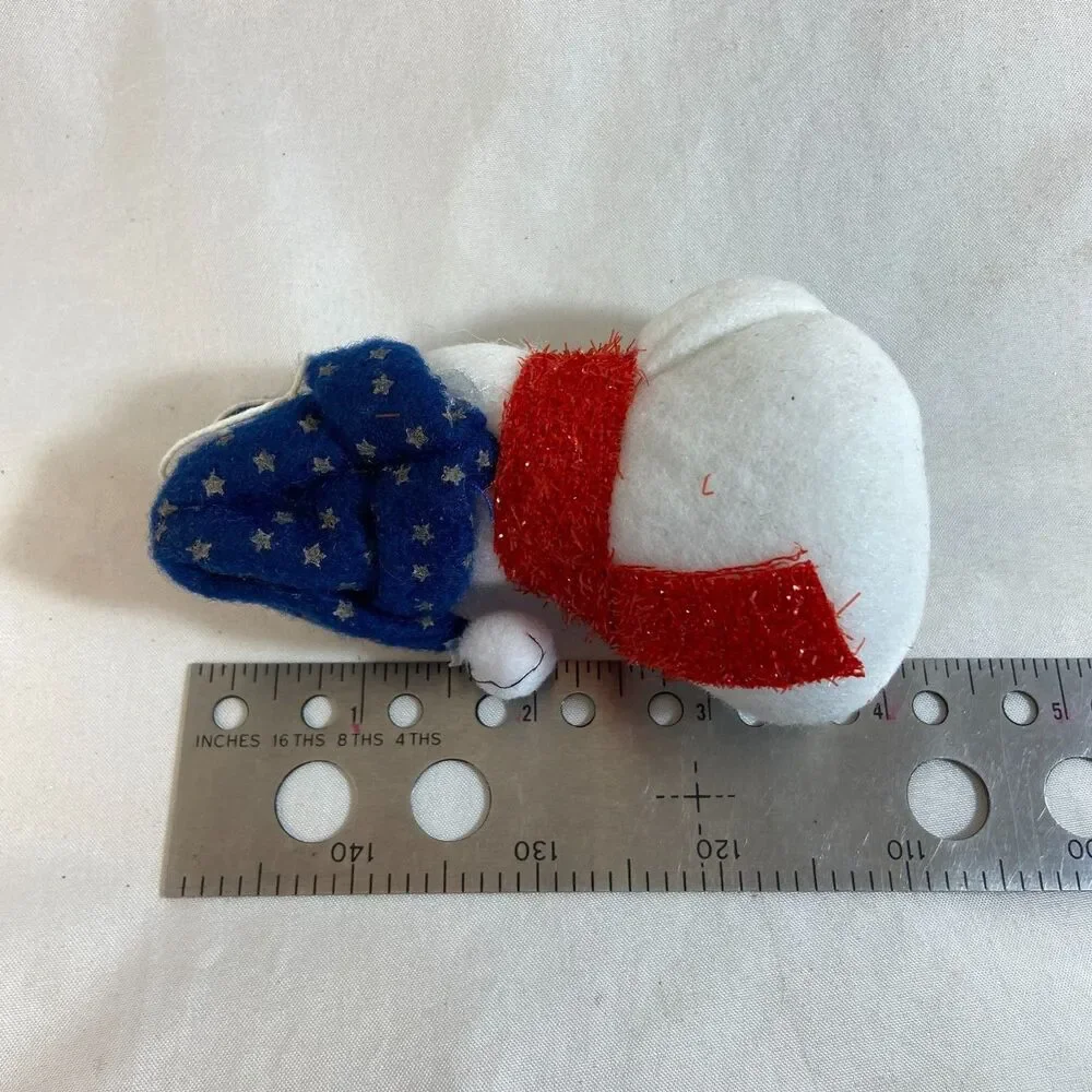 The Unbranded Brand snowman 2002